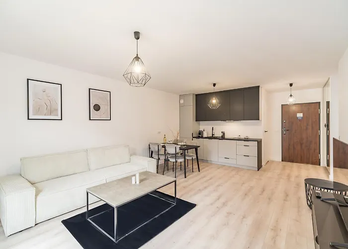 Grzegorzki Apt - Balcony, Ac, Shops&Tram Nearby - By Rentujemy