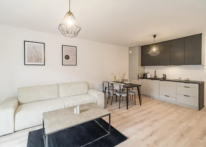Grzegorzki Apt - Balcony, Ac, Shops&Tram Nearby - By Rentujemy