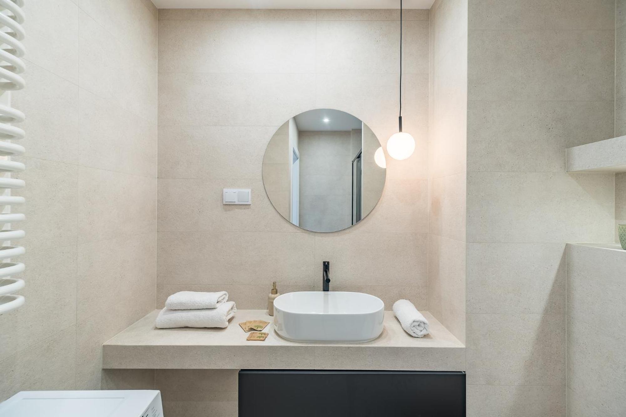 Apartamento Grzegorzki - Balcony, Ac, Shops&tram Nearby - By Rentujemy