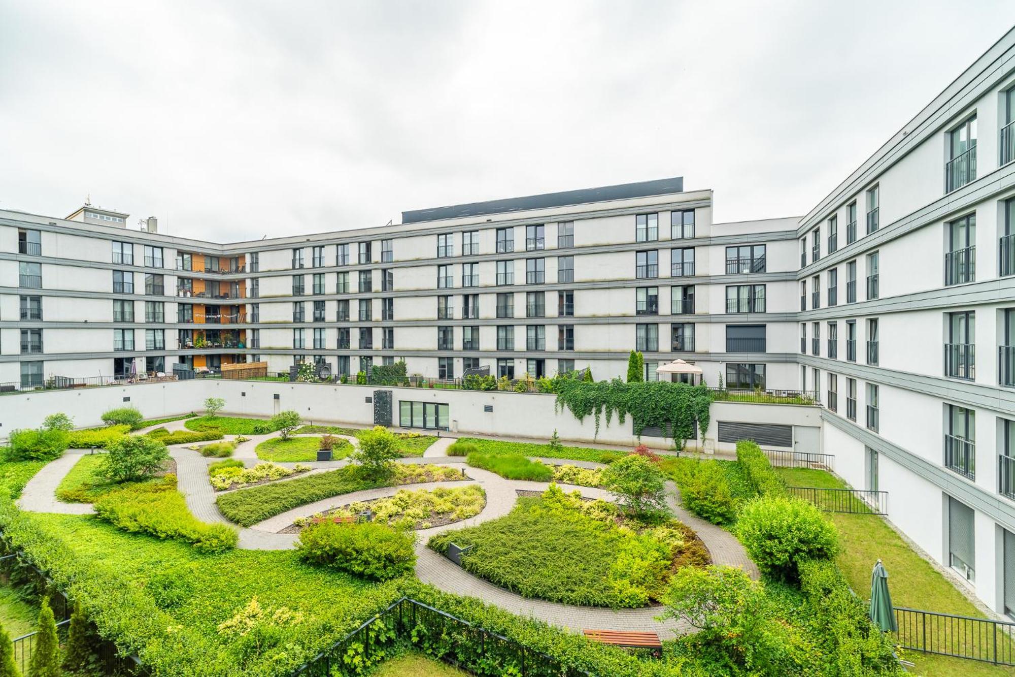 Apartamento Grzegorzki - Balcony, Ac, Shops&tram Nearby - By Rentujemy *
