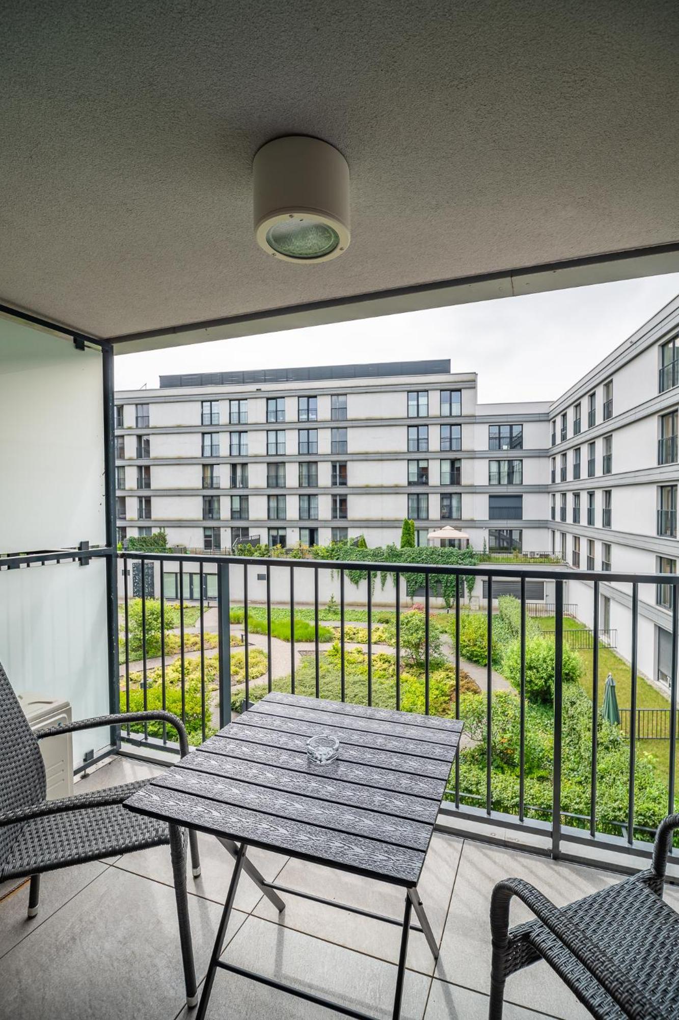 Apartamento Grzegorzki - Balcony, Ac, Shops&tram Nearby - By Rentujemy Cracovia