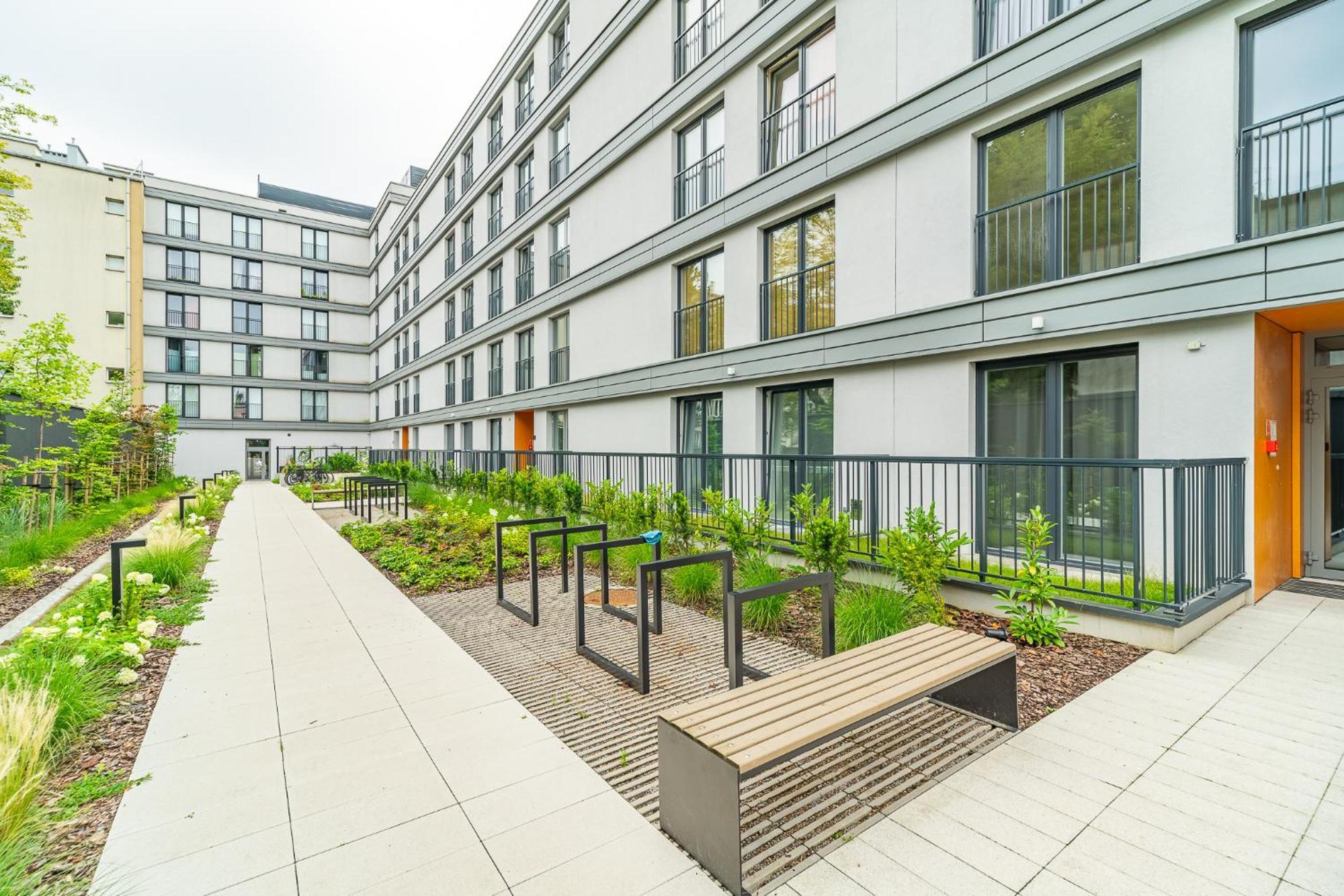 Apartamento Grzegorzki - Balcony, Ac, Shops&tram Nearby - By Rentujemy