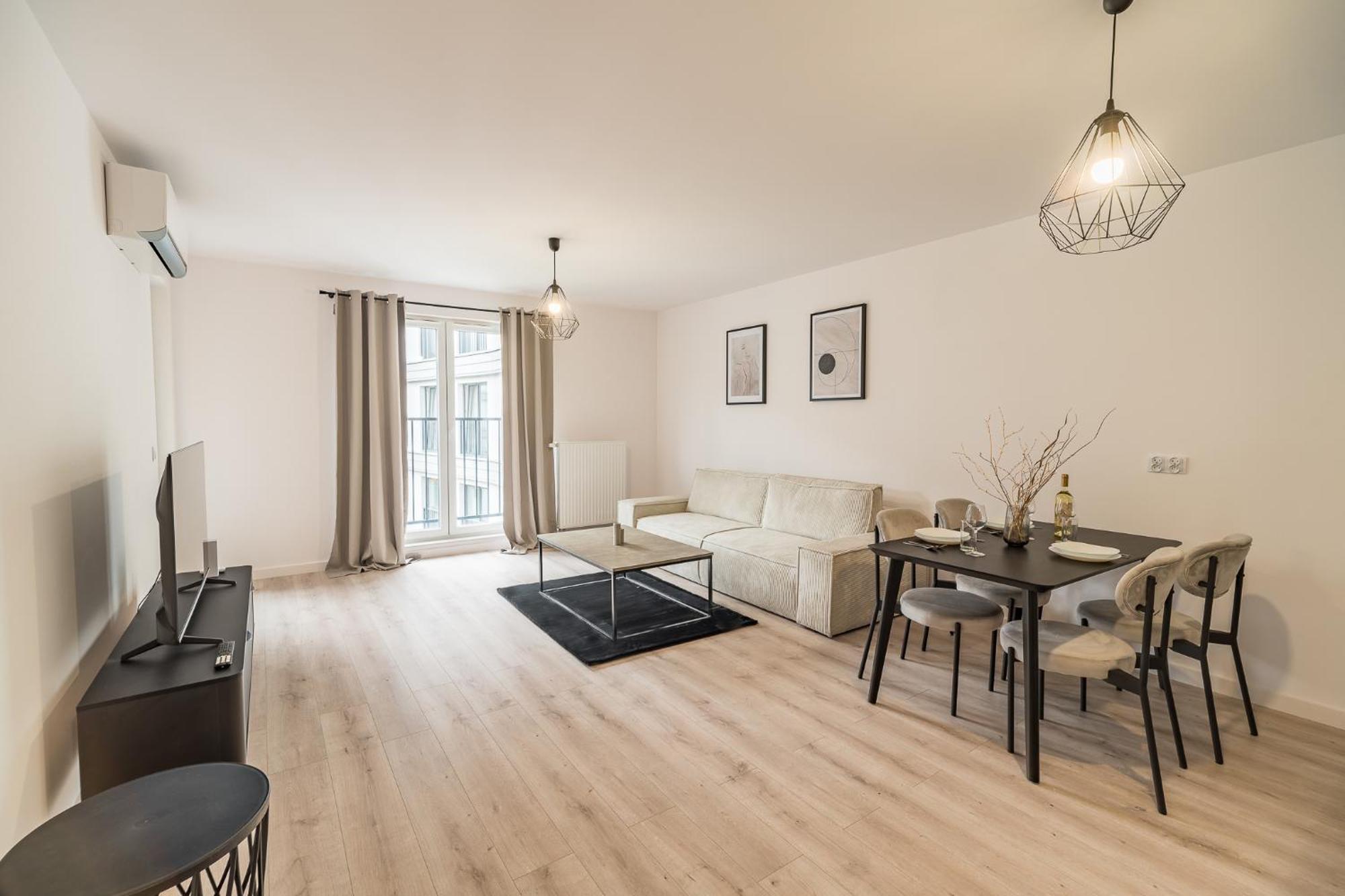 Apartamento Grzegorzki - Balcony, Ac, Shops&tram Nearby - By Rentujemy