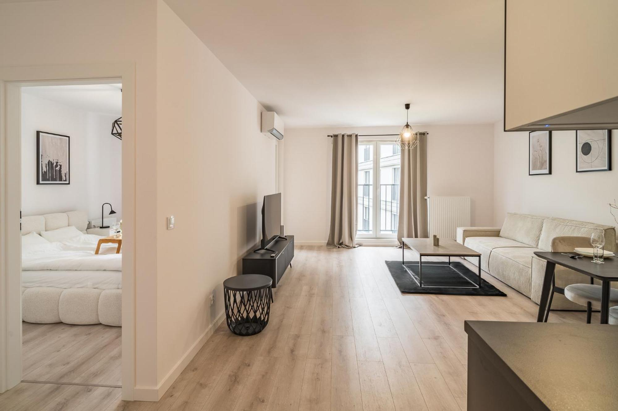 Grzegorzki - Balcony, Ac, Shops&tram Nearby - By Rentujemy Cracovia